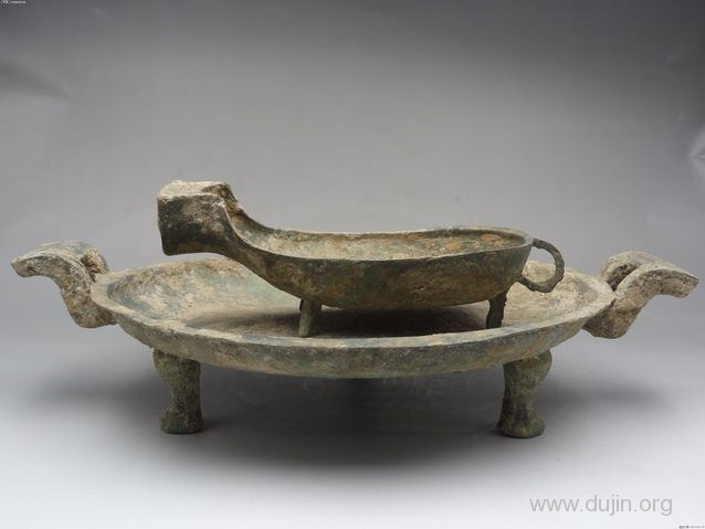 你的洗脸方式正确吗?为什么北方人用手洗脸,南方人却用毛巾? 沃盥之礼中的匜(上)、盘(下)组合示例
