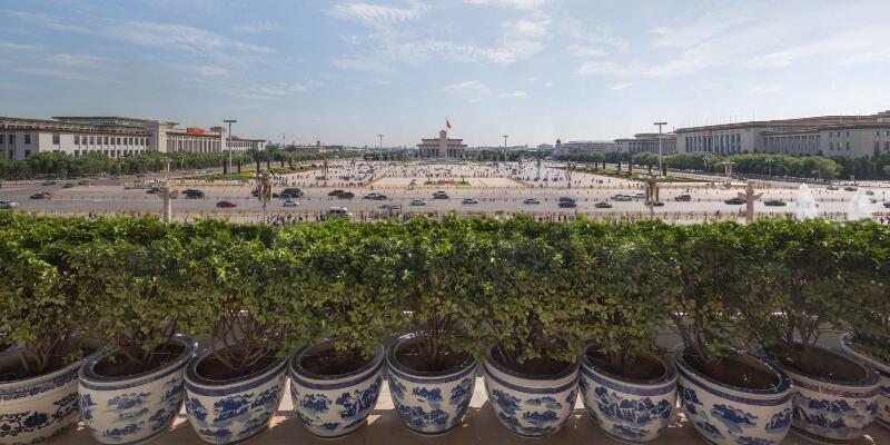 这是背景天安门360°百亿像素高清全景图的正面一小块范围照片,范围已经很广了 这是背景天安门360°百亿像素高清全景图的正面一小块范围照片,范围已经很广了