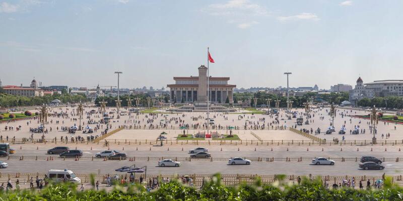 让我们放大看下天安门前的五星红旗 让我们放大看下天安门前的五星红旗
